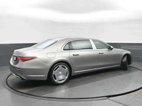 Another view of 2021 Mercedes-Benz S-Class Maybach S 580 for sale in Highland Park, IL at Gravity Autos Chicago
