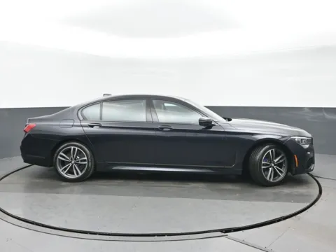 Photos of 2022 BMW 7 Series 740i xDrive for sale in Highland Park, IL at Gravity Autos Chicago