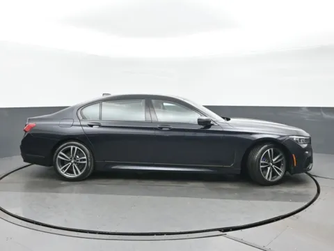 Photos of 2022 BMW 7 Series 740i xDrive for sale in Highland Park, IL at Gravity Autos Chicago