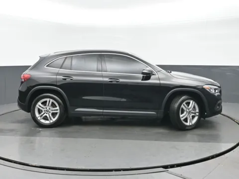 Photos of 2022 Mercedes-Benz GLA 250 for sale in Highland Park, IL at Gravity Autos Chicago