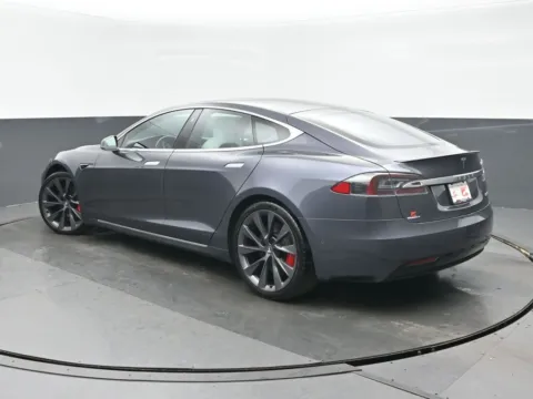More photos of 2020 Tesla Model S Performance at Gravity Autos Chicago, IL
