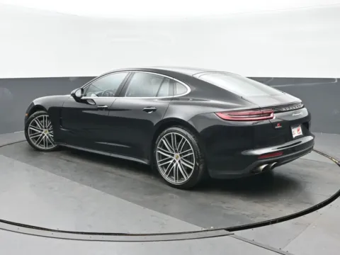 More photos of 2018 Porsche Panamera 4S at Gravity Autos Chicago, IL