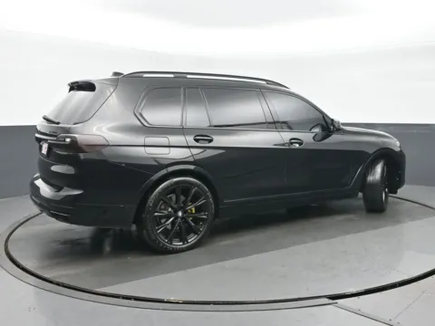 Another view of 2020 BMW X7 xDrive40i for sale in Highland Park, IL at Gravity Autos Chicago