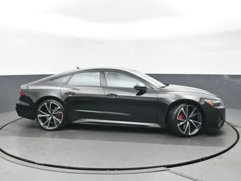 Photos of 2023 Audi RS 7 4.0T for sale in Highland Park, IL at Gravity Autos Chicago