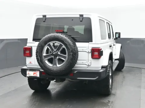 More photos of 2018 Jeep Wrangler Unlimited Sahara at Gravity Autos Chicago, IL