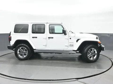 Photos of 2018 Jeep Wrangler Unlimited Sahara for sale in Highland Park, IL at Gravity Autos Chicago