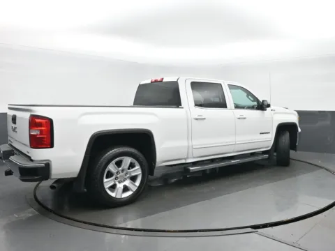 Another view of 2015 GMC Sierra 1500 SLE for sale in Highland Park, IL at Gravity Autos Chicago