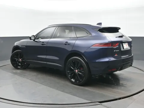 More photos of 2019 Jaguar F-PACE S at Gravity Autos Chicago, IL