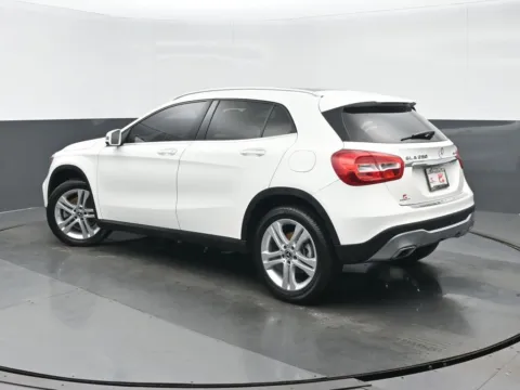 More photos of 2019 Mercedes-Benz GLA 250 at Gravity Autos Chicago, IL