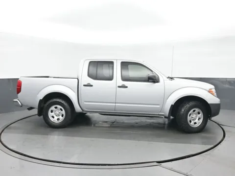 Photos of 2016 Nissan Frontier S for sale in Highland Park, IL at Gravity Autos Chicago