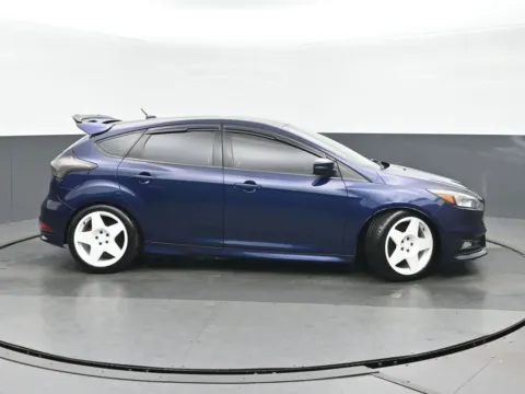 Photos of 2017 Ford Focus ST for sale in Highland Park, IL at Gravity Autos Chicago