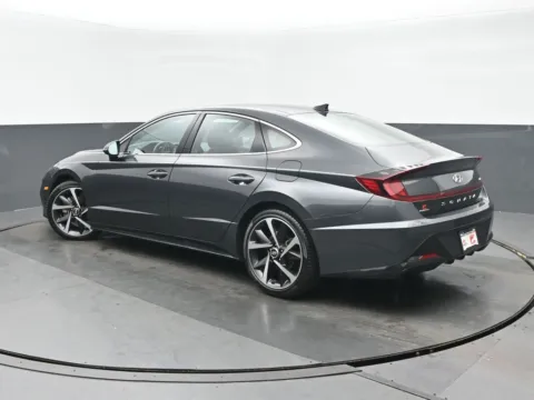 More photos of 2022 Hyundai Sonata SEL Plus at Gravity Autos Chicago, IL
