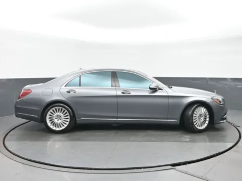 Photos of 2018 Mercedes-Benz S-Class S 560 for sale in Highland Park, IL at Gravity Autos Chicago