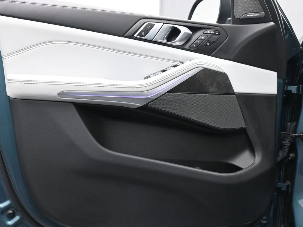 2023 BMW X7 40i - Photo 9