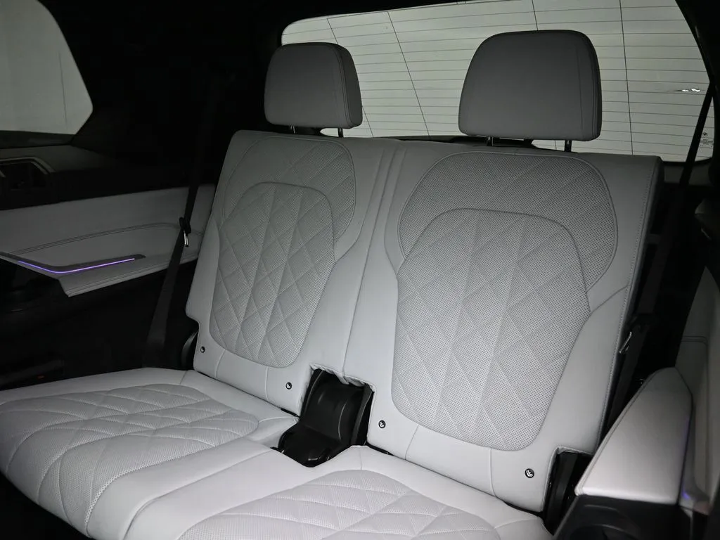 2023 BMW X7 40i - Photo 24