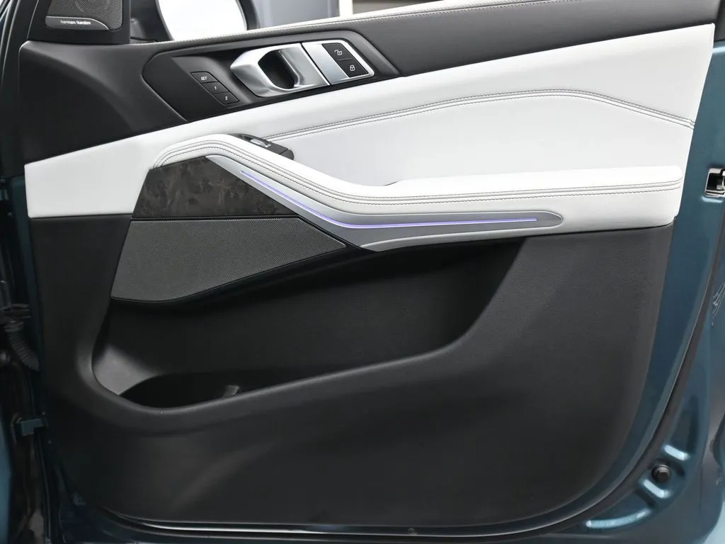 2023 BMW X7 40i - Photo 29