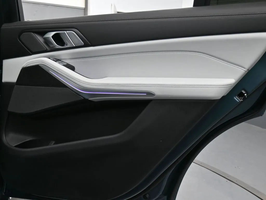 2023 BMW X7 40i - Photo 27