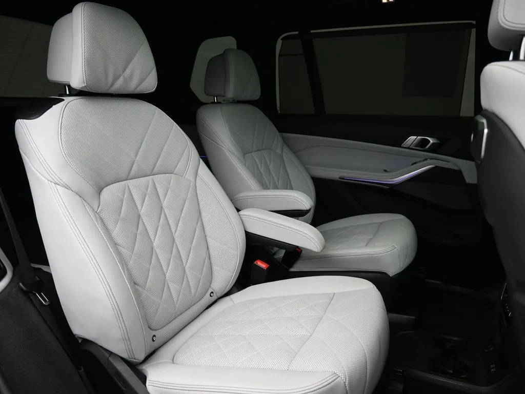 2023 BMW X7 40i - Photo 28