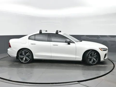 Photos of 2019 Volvo S60 T6 R-Design for sale in Highland Park, IL at Gravity Autos Chicago