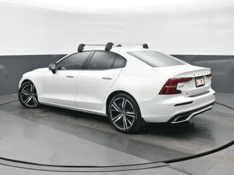 More photos of 2019 Volvo S60 T6 R-Design at Gravity Autos Chicago, IL