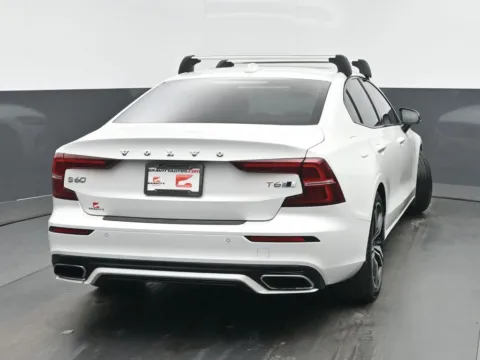 More photos of 2019 Volvo S60 T6 R-Design at Gravity Autos Chicago, IL