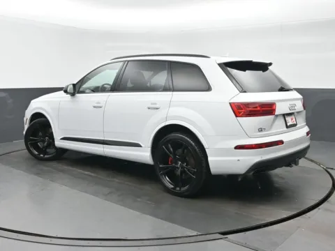 More photos of 2019 Audi Q7 55 Prestige at Gravity Autos Chicago, IL