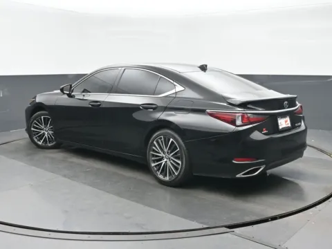 More photos of 2023 Lexus ES 350 at Gravity Autos Chicago, IL