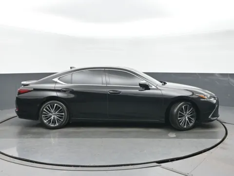 Photos of 2023 Lexus ES 350 for sale in Highland Park, IL at Gravity Autos Chicago