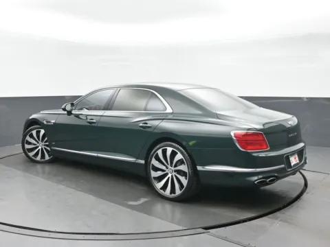More photos of 2022 Bentley Flying Spur V8 at Gravity Autos Chicago, IL