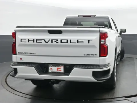 More photos of 2021 Chevrolet Silverado 1500 Custom at Gravity Autos Chicago, IL