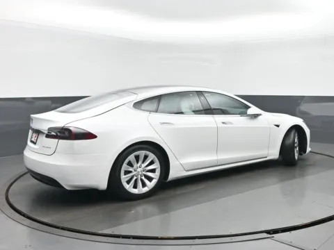 Another view of 2020 Tesla Model S Long Range Plus for sale in Highland Park, IL at Gravity Autos Chicago