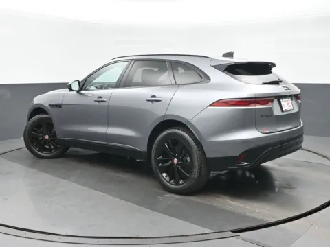 More photos of 2022 Jaguar F-PACE P250 S at Gravity Autos Chicago, IL