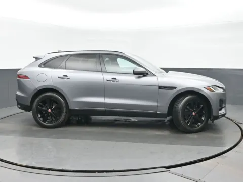 Photos of 2022 Jaguar F-PACE P250 S for sale in Highland Park, IL at Gravity Autos Chicago