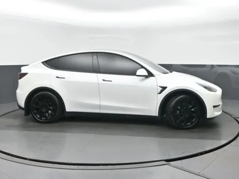 Photos of 2023 Tesla Model Y Long Range for sale in Highland Park, IL at Gravity Autos Chicago