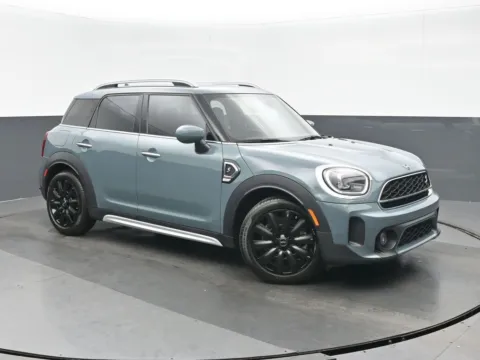More photos of 2023 MINI Cooper S Countryman Signature at Gravity Autos Chicago, IL