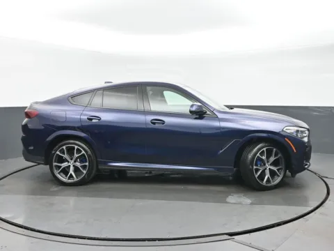 Photos of 2022 BMW X6 xDrive40i for sale in Highland Park, IL at Gravity Autos Chicago