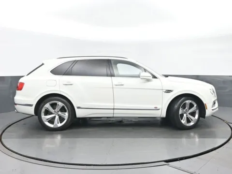 Photos of 2018 Bentley Bentayga W12 for sale in Highland Park, IL at Gravity Autos Chicago