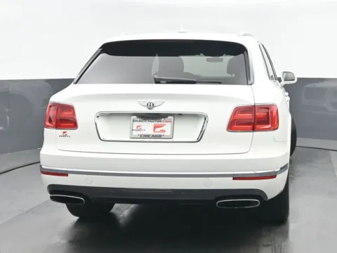 More photos of 2018 Bentley Bentayga W12 at Gravity Autos Chicago, IL
