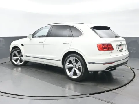 More photos of 2018 Bentley Bentayga W12 at Gravity Autos Chicago, IL