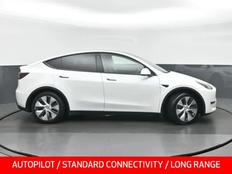 Photos of 2022 Tesla Model Y Long Range for sale in Highland Park, IL at Gravity Autos Chicago