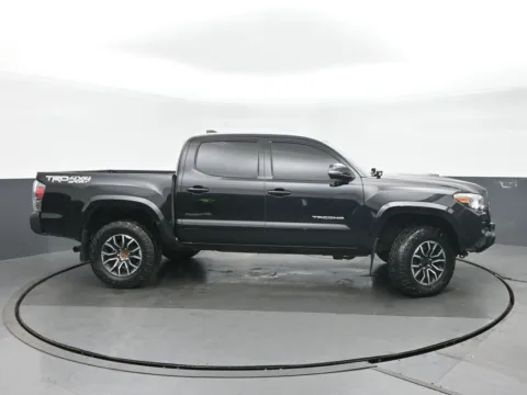 Photos of 2020 Toyota Tacoma TRD Sport for sale in Highland Park, IL at Gravity Autos Chicago