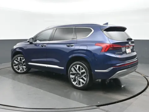 More photos of 2022 Hyundai Santa Fe Calligraphy at Gravity Autos Chicago, IL