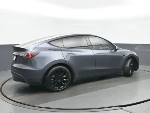 Another view of 2021 Tesla Model Y Long Range for sale in Highland Park, IL at Gravity Autos Chicago
