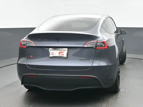 More photos of 2021 Tesla Model Y Long Range at Gravity Autos Chicago, IL