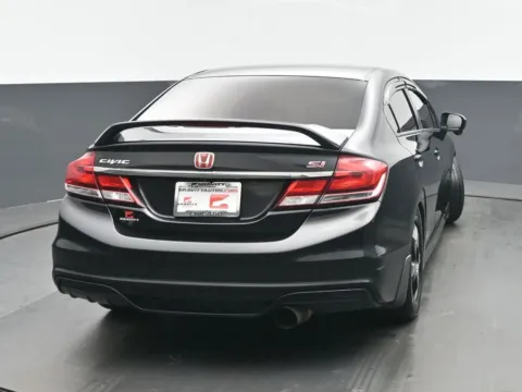 More photos of 2014 Honda Civic Si at Gravity Autos Chicago, IL