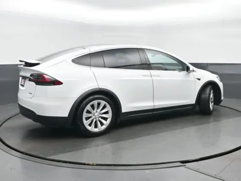 Another view of 2018 Tesla Model X 100D for sale in Highland Park, IL at Gravity Autos Chicago