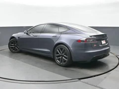 More photos of 2021 Tesla Model S Plaid at Gravity Autos Chicago, IL