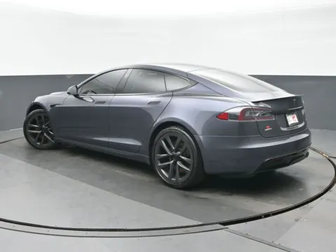 More photos of 2021 Tesla Model S Plaid at Gravity Autos Chicago, IL