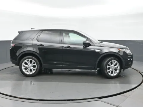 Photos of 2018 Land Rover Discovery Sport HSE for sale in Highland Park, IL at Gravity Autos Chicago