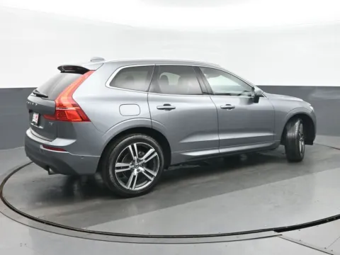 Another view of 2019 Volvo XC60 T5 Momentum for sale in Highland Park, IL at Gravity Autos Chicago